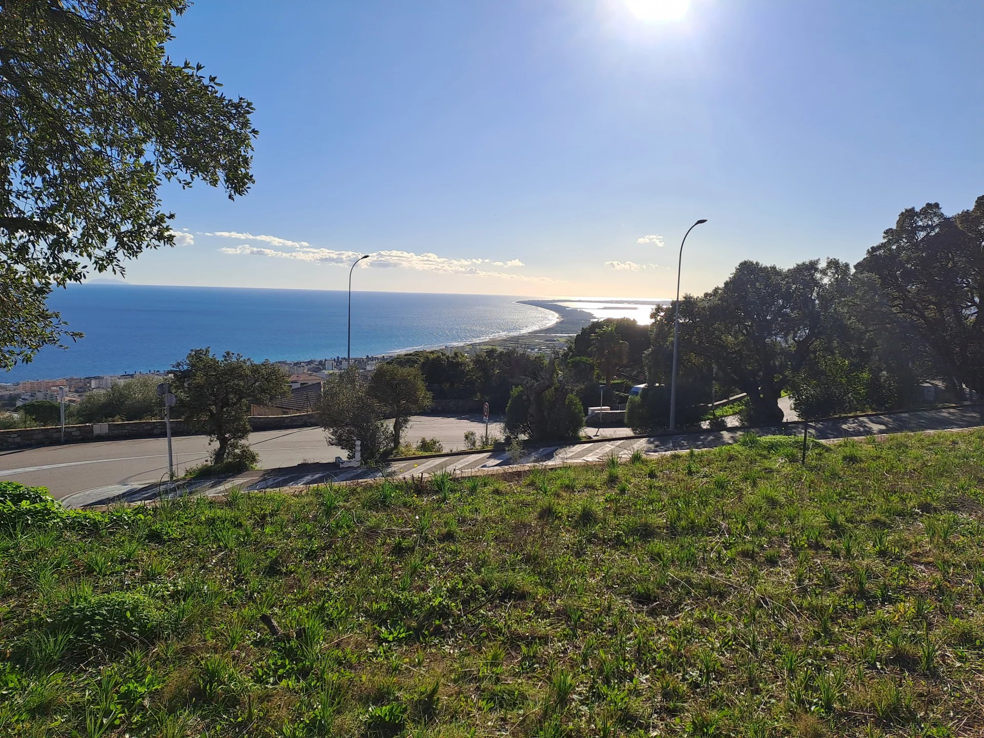 Terrain constructible avec 2 P C à BASTIA CARDO