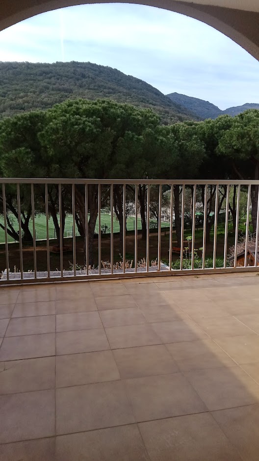 GRAND APPARTEMENT CAP CORSE A RENOVER à SANTA MARIA DI LOTA