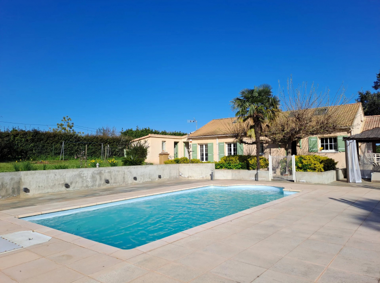 Villa T5, piscine, Castellare Di Casinca à Castellare Di Casinca
