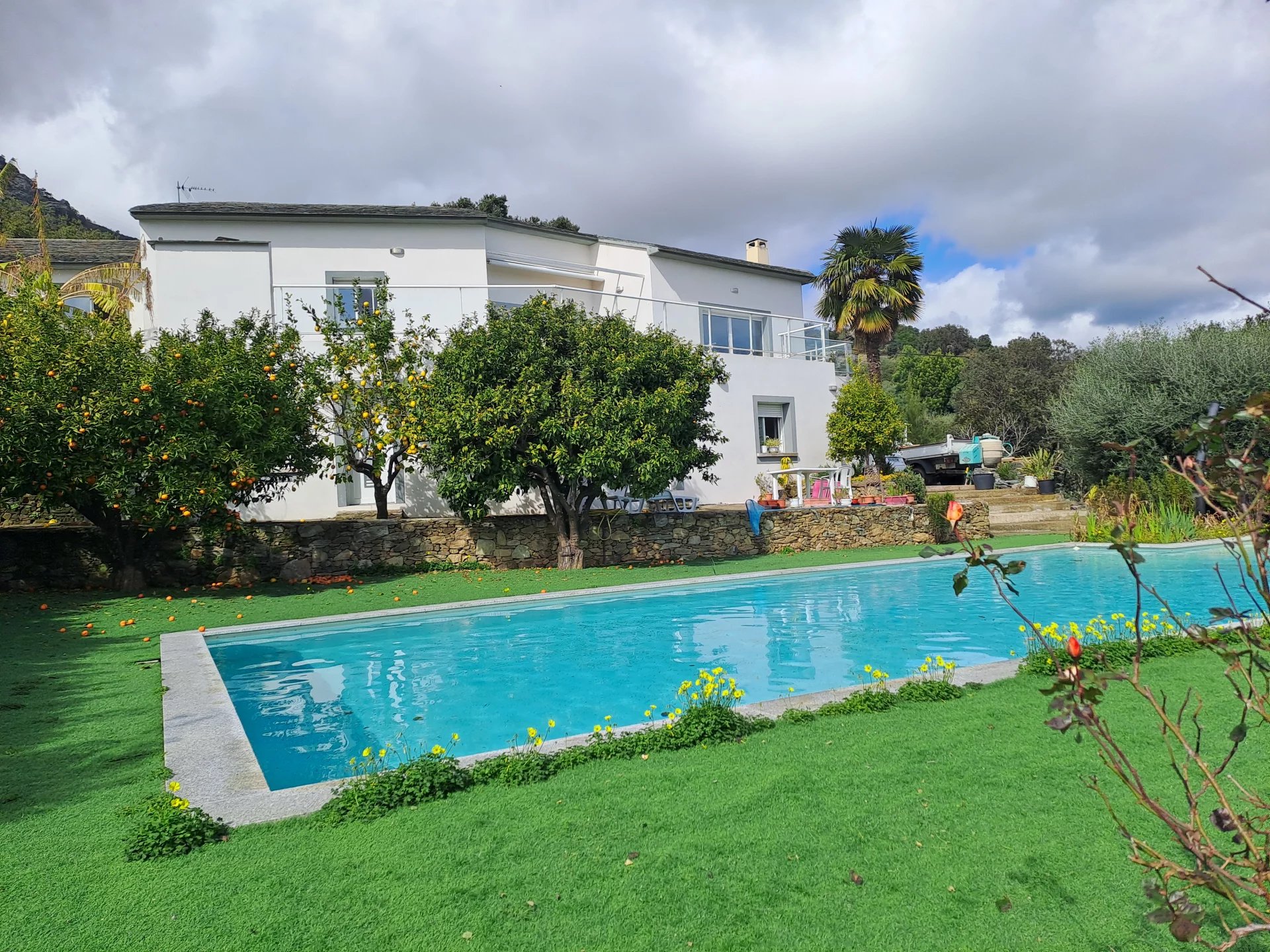 Corse, grande villa vue mer et piscine à BIGUGLIA HAUTE CORSE